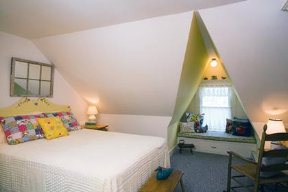 attic-bedroom-window-seat-small-standard_3x2_7df0558e2b566bba1c5358300c449764_420x280_q85